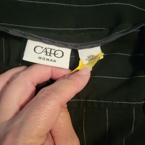 Black with white stripe Capri, cato